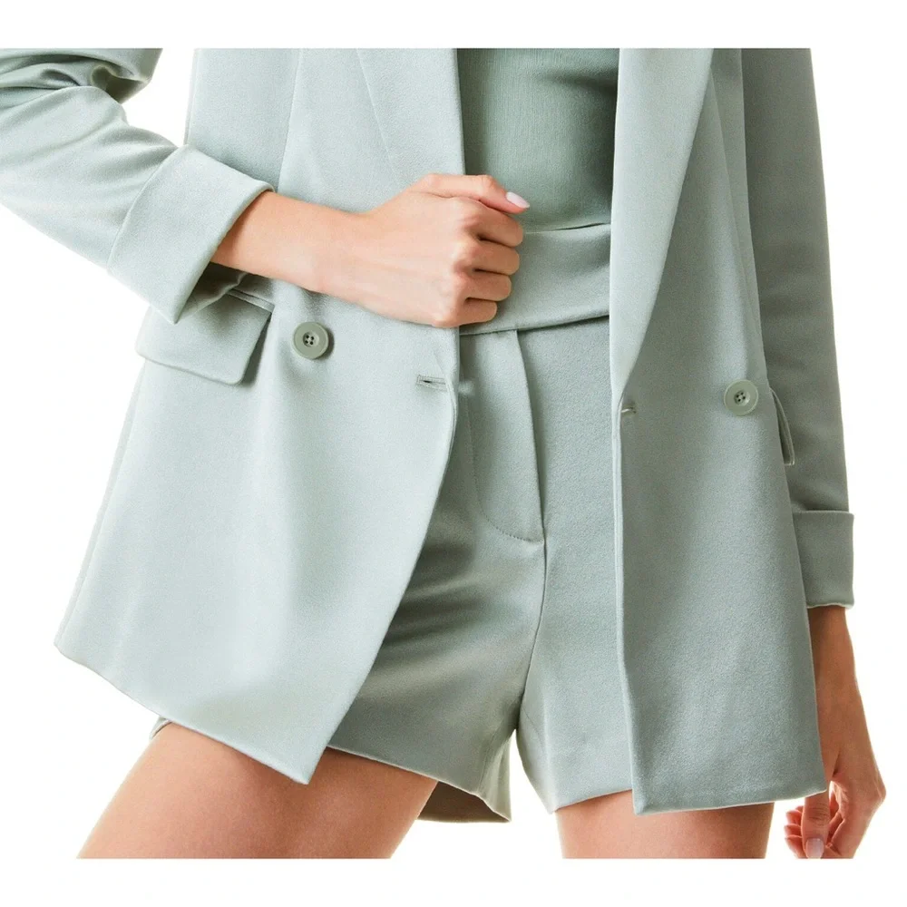 Alice + Olivia same day